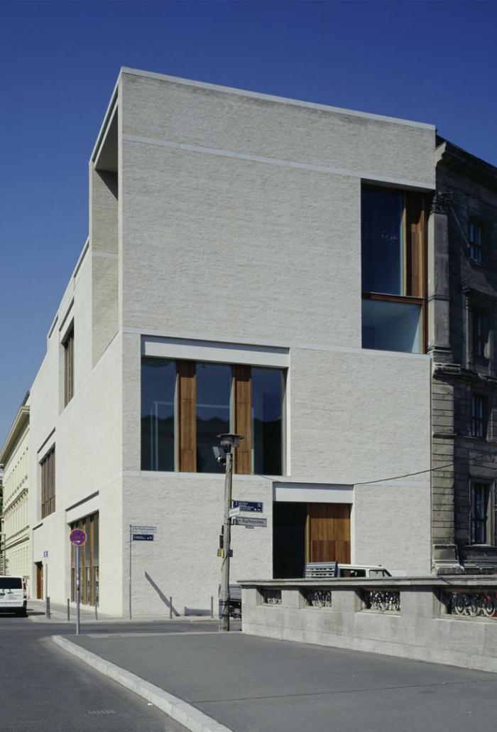 Galeriegebäude am Kupfergraben 10