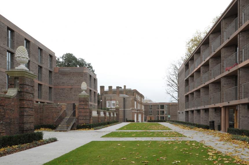 Chadwick Hall Roehampton, London 2012–2016. View of sunken garden towards Downshire House.
