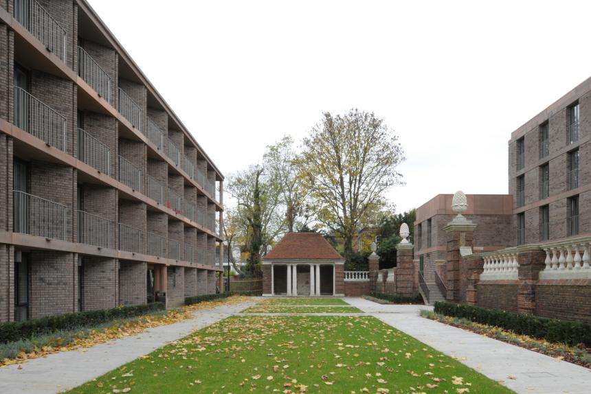 Chadwick Hall Roehampton, London 2012–2016. View of sunken garden towards the existing summer house.