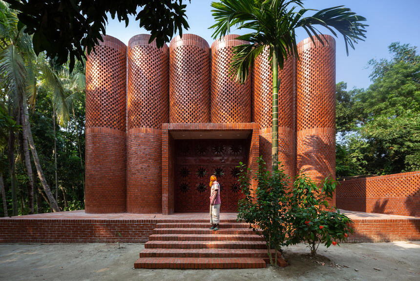 Shah Muhammad Mohshin Khan Mausoleum 