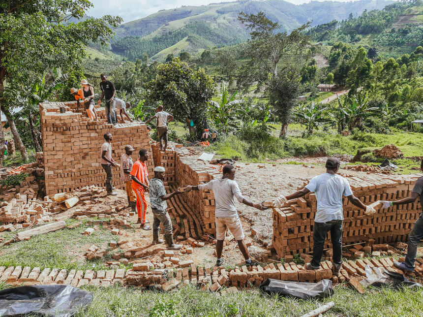 Ausbildungszentrum mit Forstfarm und Herberge in Buhweju (Uganda)
