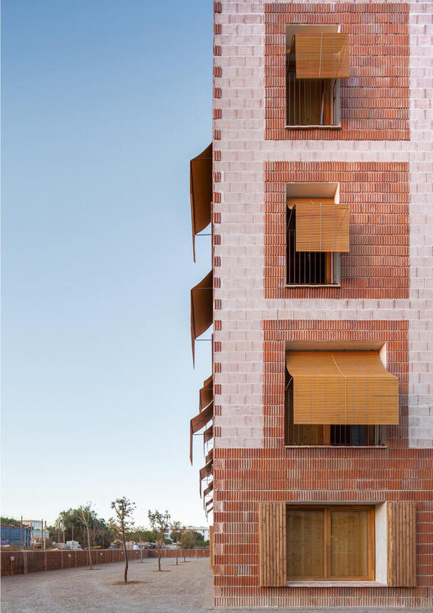 24 PUBLIC DWELLINGS IN PLATJA D'EN BOSSA