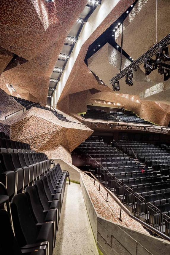 Kultur- und Kongresszentrum Jordanki