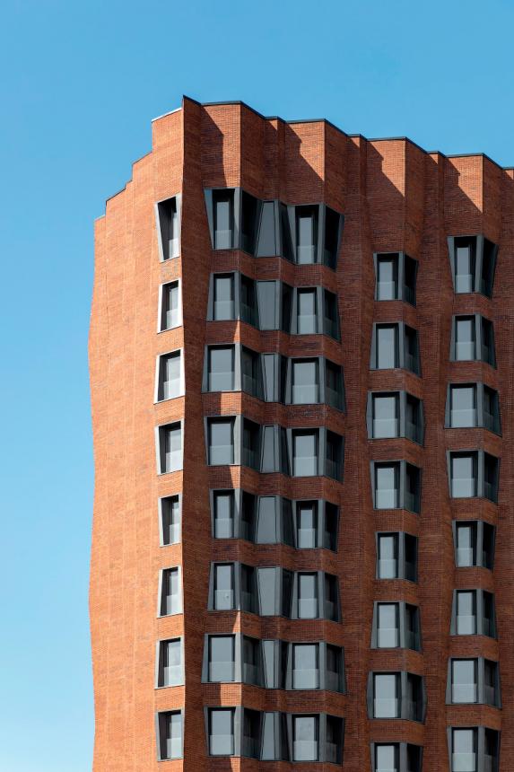 The residential building in Sadovye Kvartaly complex