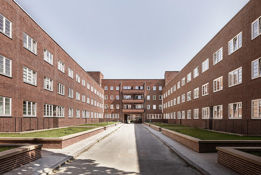 Denkmalgerechte Grundinstandsetzung des Friedrich-Ebert-Hofs (Hamburg, DE)