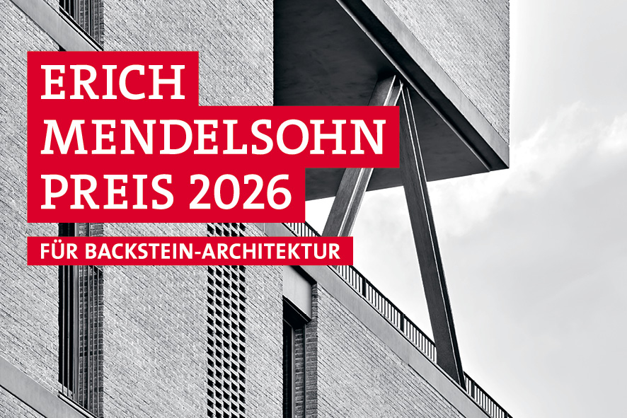 Keyvisual des Erich-Mendelsohn-Preises 2026 für Backstein-Architektur (Projekt: SOCIAL ATRIUM (54 Social Houses in Besòs) von PERIS+TORAL ARQUITECTES)