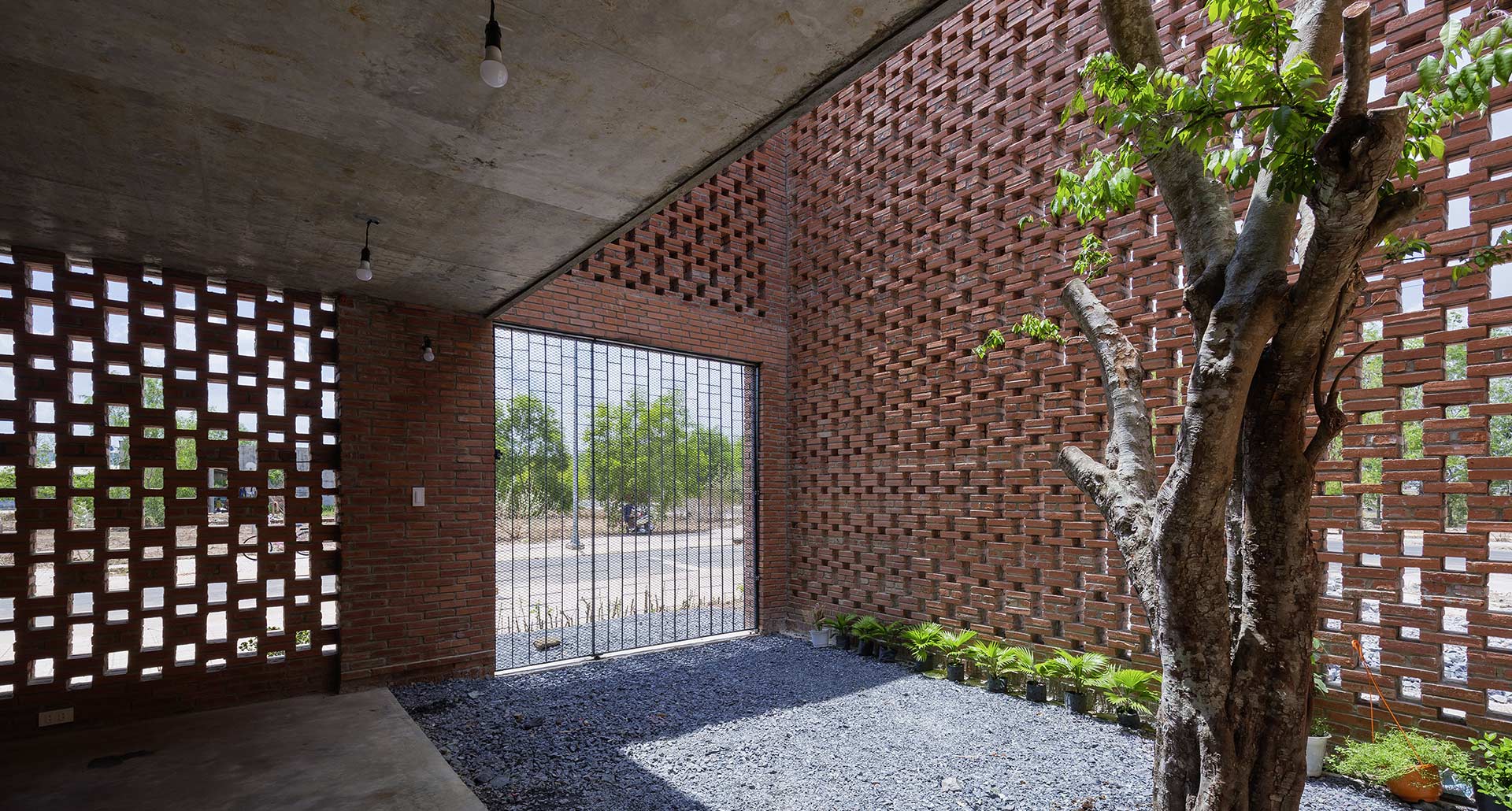 LT House